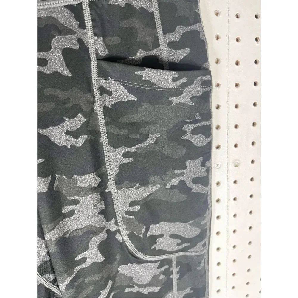 Fabletics camo jogger pants - Picture 4 of 7